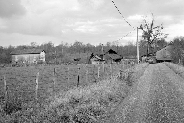 Logement patronal (A), atelier de fabrication et pièce de séchage (B), et bâtiment du four (C). © Région Bourgogne-Franche-Comté, Inventaire du patrimoine