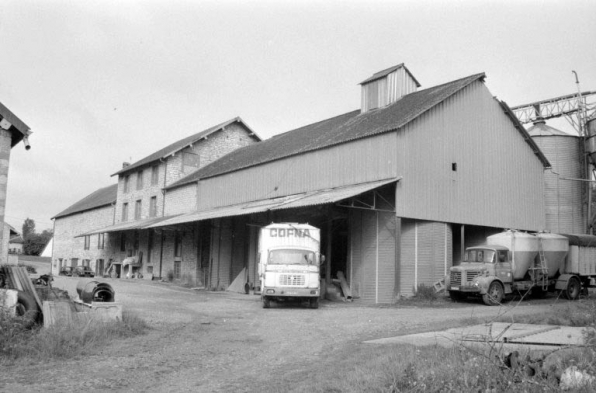 Hangar (E) et minoterie, depuis l'est. © Région Bourgogne-Franche-Comté, Inventaire du patrimoine