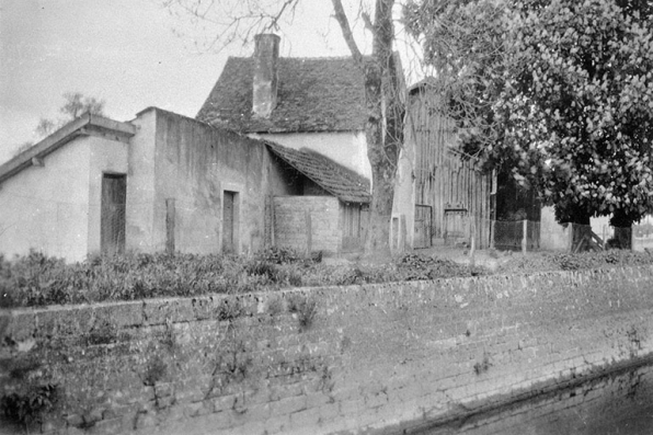 Moulin. Façade côté canal du Rhône au Rhin (habitation) depuis l'ouest. © Région Bourgogne-Franche-Comté, Inventaire du patrimoine