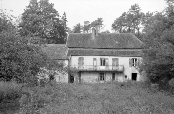 Façade latérale droite du logement patronal. © Région Bourgogne-Franche-Comté, Inventaire du patrimoine