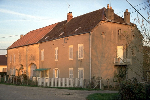 Magasin industriel, grange, logement patronal. © Région Bourgogne-Franche-Comté, Inventaire du patrimoine