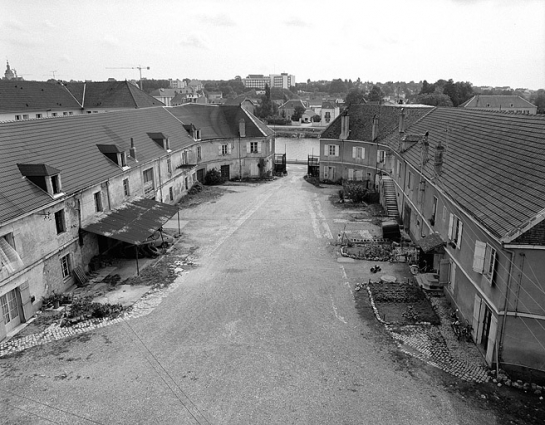 Vue d'ensemble des parties commerciales depuis l'habitation. © Région Bourgogne-Franche-Comté, Inventaire du patrimoine