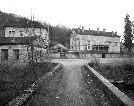 Vue d'ensemble depuis l'îlot. © Région Bourgogne-Franche-Comté, Inventaire du patrimoine