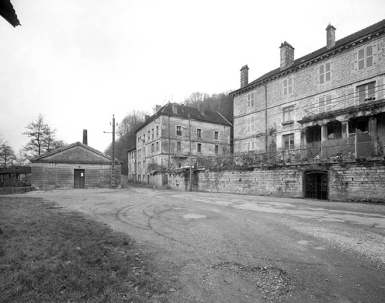 Vue d'ensemble : Sénat, logement de contremaître et Gérance. © Région Bourgogne-Franche-Comté, Inventaire du patrimoine