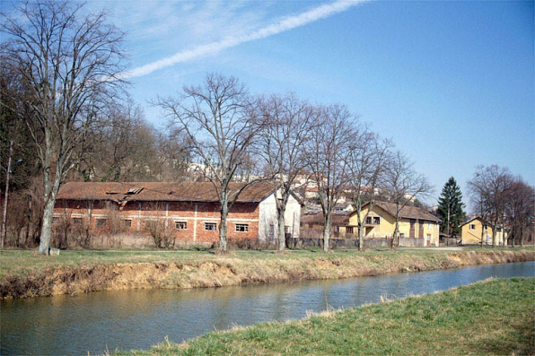 Etable, atelier de fabrication et bureau, depuis le sud. © Région Bourgogne-Franche-Comté, Inventaire du patrimoine