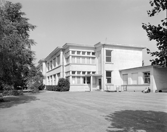 Façade antérieure et face droite. © Région Bourgogne-Franche-Comté, Inventaire du patrimoine