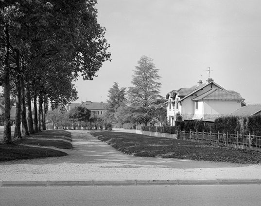 Vue du square Jeanne d'Arc. © Région Bourgogne-Franche-Comté, Inventaire du patrimoine