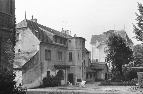 Façade postérieure du logement patronal (B). © Région Bourgogne-Franche-Comté, Inventaire du patrimoine
