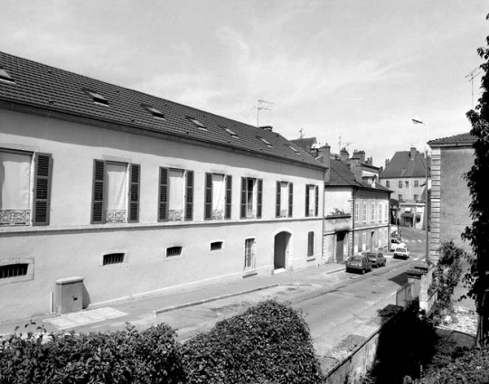 Façade antérieure de trois quarts gauche. © Région Bourgogne-Franche-Comté, Inventaire du patrimoine