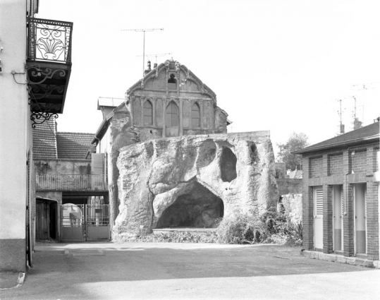 Grotte de Lourdes et oratoire : vue d'ensemble. © Région Bourgogne-Franche-Comté, Inventaire du patrimoine