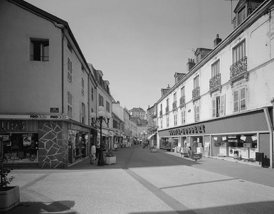 Façade antérieure depuis le carrefour entre rue de Belfort et rue Thiers. © Région Bourgogne-Franche-Comté, Inventaire du patrimoine