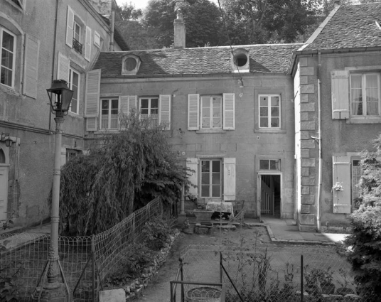 Logement annexe gauche : façade antérieure de face. © Région Bourgogne-Franche-Comté, Inventaire du patrimoine