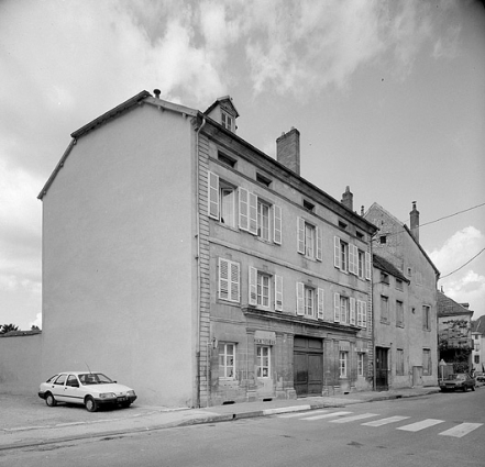 Vue d'ensemble de trois quarts gauche. © Région Bourgogne-Franche-Comté, Inventaire du patrimoine