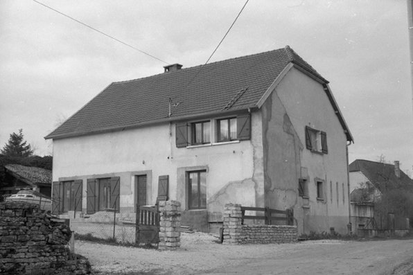 Bâtiment, vu de trois quarts droit. © Région Bourgogne-Franche-Comté, Inventaire du patrimoine