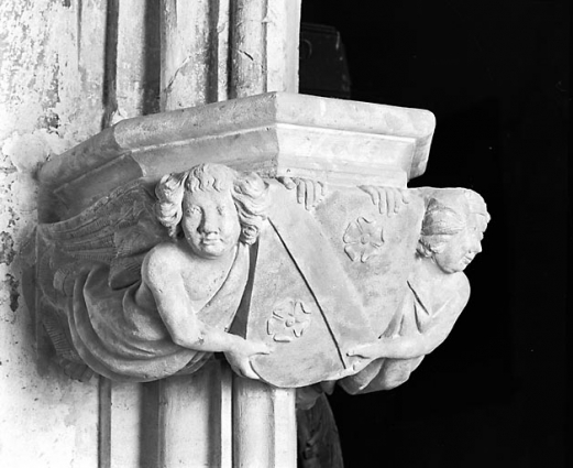 Console nord-ouest, vue de trois quarts. © Région Bourgogne-Franche-Comté, Inventaire du patrimoine