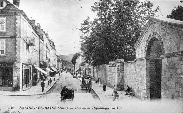 Salins-les-Bains (Jura). - Rue de la République. © Région Bourgogne-Franche-Comté, Inventaire du patrimoine