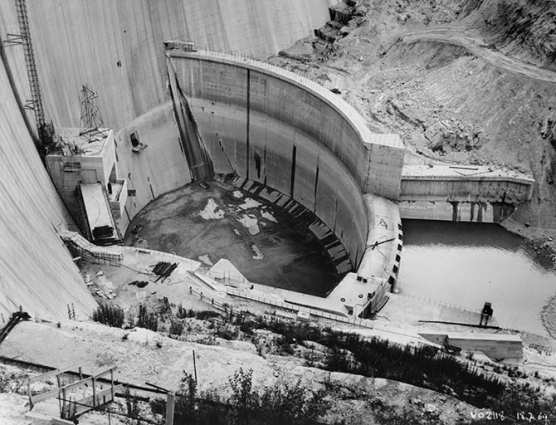 Bassin d'amortissement - Vue générale rive gauche. © Région Bourgogne-Franche-Comté, Inventaire du patrimoine