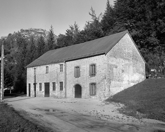 Logement d'ouvriers et magasin industriel (ancienne hall à charbon ?). © Région Bourgogne-Franche-Comté, Inventaire du patrimoine