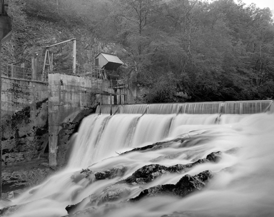 Barrage vu de l'aval. © Région Bourgogne-Franche-Comté, Inventaire du patrimoine