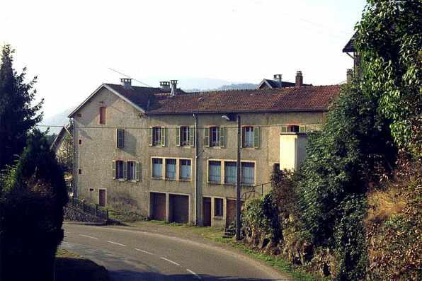 Tournerie désaffectée et logement patronal (I, J), vus du nord-ouest. © Région Bourgogne-Franche-Comté, Inventaire du patrimoine