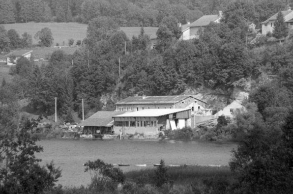 Atelier de fabrication et magasin industriel, vus de l'ouest. © Région Bourgogne-Franche-Comté, Inventaire du patrimoine