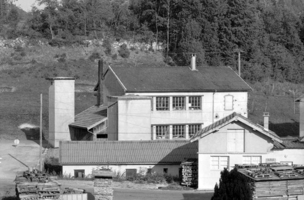 Façade postérieure vue de trois quarts gauche. © Région Bourgogne-Franche-Comté, Inventaire du patrimoine