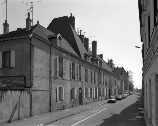 Façade antérieure, de trois quarts gauche. © Région Bourgogne-Franche-Comté, Inventaire du patrimoine