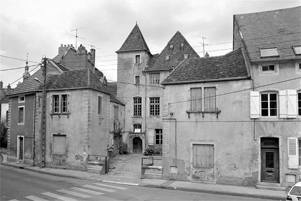 Vue d'ensemble depuis la rue. © Région Bourgogne-Franche-Comté, Inventaire du patrimoine