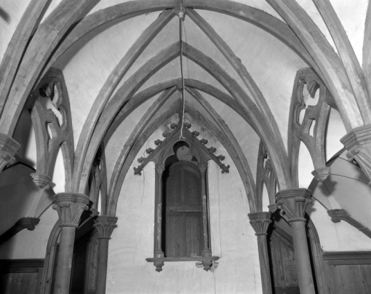 Intérieur de l'oratoire : vue du choeur de face. © Région Bourgogne-Franche-Comté, Inventaire du patrimoine