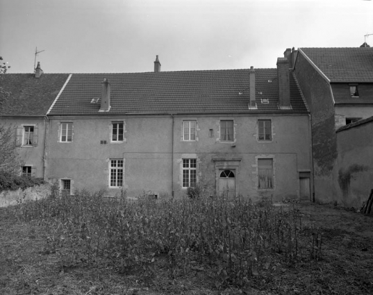 Façade postérieure du bâtiment 5 rue de la Petite Fontaine : de face. © Région Bourgogne-Franche-Comté, Inventaire du patrimoine