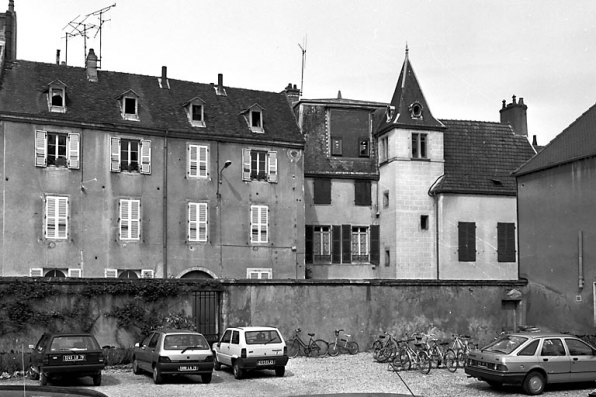 Vue d'ensemble depuis la cour de l'ancien couvent de Visitandines. © Région Bourgogne-Franche-Comté, Inventaire du patrimoine