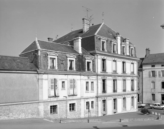 façade latérale, de trois quarts gauche. © Région Bourgogne-Franche-Comté, Inventaire du patrimoine