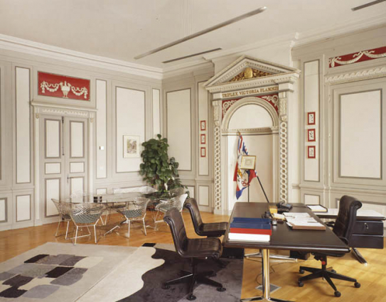 Intérieur : vue d'ensemble du bureau du maire. © Région Bourgogne-Franche-Comté, Inventaire du patrimoine