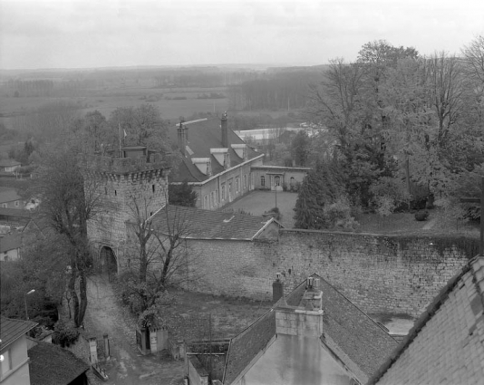Vue des bâtiments depuis le clocher de la basilique. © Région Bourgogne-Franche-Comté, Inventaire du patrimoine
