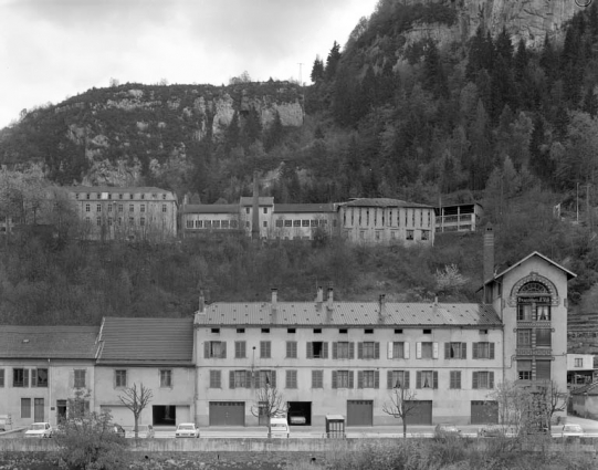 Vue d'ensemble depuis l'ouest avec la brasserie Erb au premier plan. © Région Bourgogne-Franche-Comté, Inventaire du patrimoine