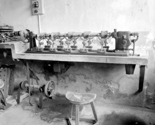 Machine à diamanter les lames de scie. © Région Bourgogne-Franche-Comté, Inventaire du patrimoine