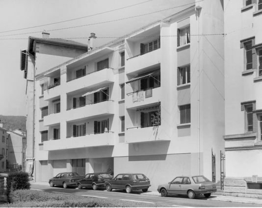 Façade de l'immeuble de 1970. © Région Bourgogne-Franche-Comté, Inventaire du patrimoine