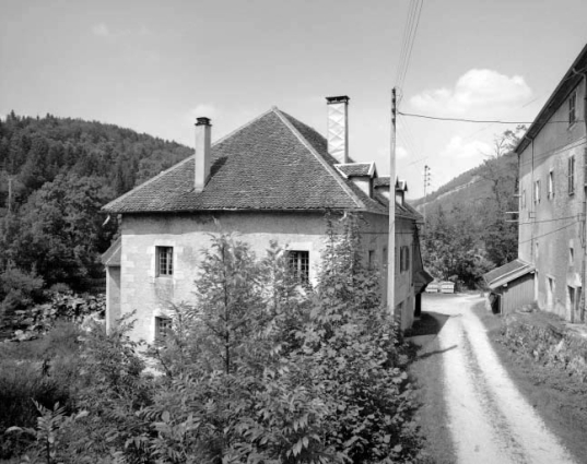 Moulin : façade antérieure. © Région Bourgogne-Franche-Comté, Inventaire du patrimoine