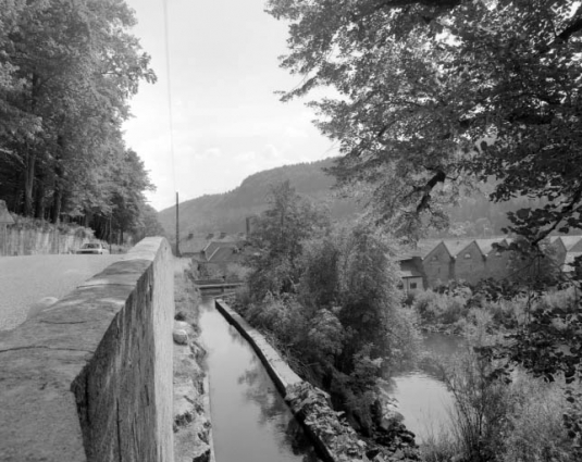Canal d'amenée vu d'amont. © Région Bourgogne-Franche-Comté, Inventaire du patrimoine
