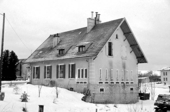 Façades postérieure et latérale droite. © Région Bourgogne-Franche-Comté, Inventaire du patrimoine