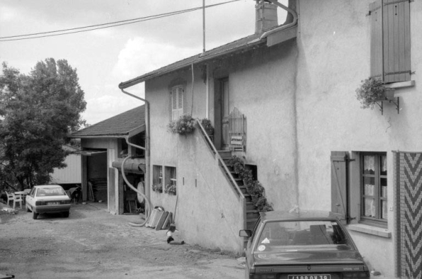 Façade antérieure vue de trois quarts droite. © Région Bourgogne-Franche-Comté, Inventaire du patrimoine