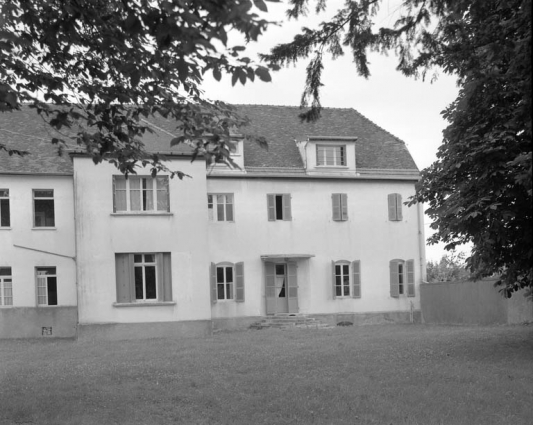 Façade postérieure du bâtiment principal : partie droite. © Région Bourgogne-Franche-Comté, Inventaire du patrimoine
