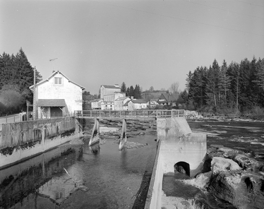 Logement et canal d'amenée. © Région Bourgogne-Franche-Comté, Inventaire du patrimoine