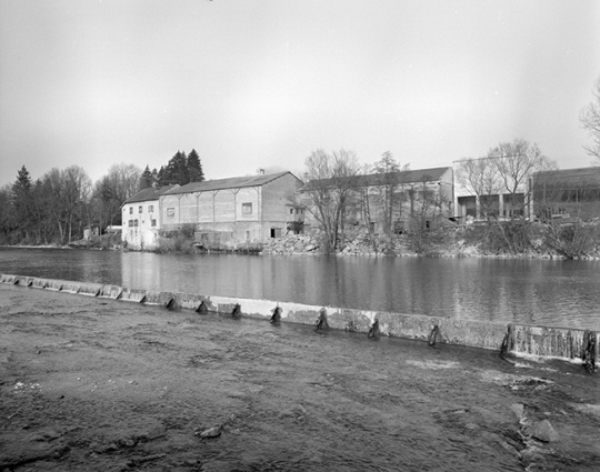 Usine de farine de bois depuis le sud-ouest. © Région Bourgogne-Franche-Comté, Inventaire du patrimoine