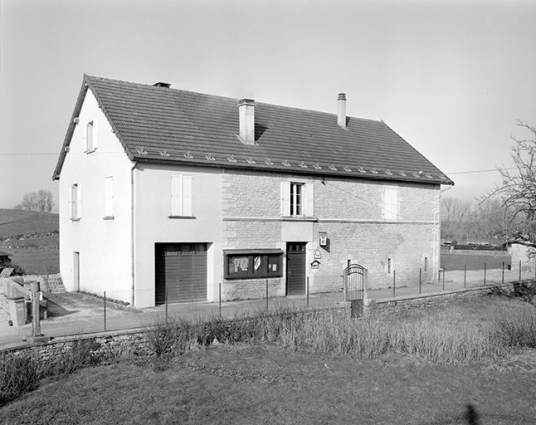 Vue de trois quarts gauche. © Région Bourgogne-Franche-Comté, Inventaire du patrimoine