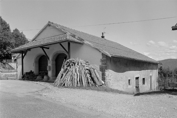 Façade postérieure et face sud. © Région Bourgogne-Franche-Comté, Inventaire du patrimoine