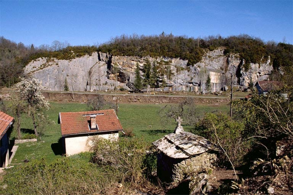 Vue d'ensemble du site depuis l'ouest. © Région Bourgogne-Franche-Comté, Inventaire du patrimoine