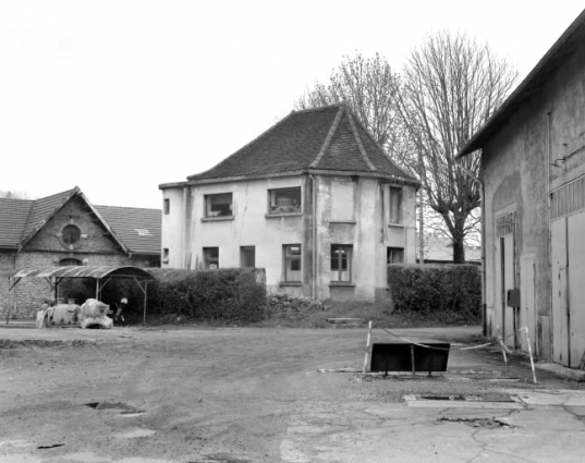 Façade postérieure des bureaux. © Région Bourgogne-Franche-Comté, Inventaire du patrimoine