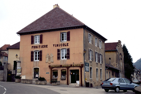 Vue d'ensemble depuis l'ouest. © Région Bourgogne-Franche-Comté, Inventaire du patrimoine