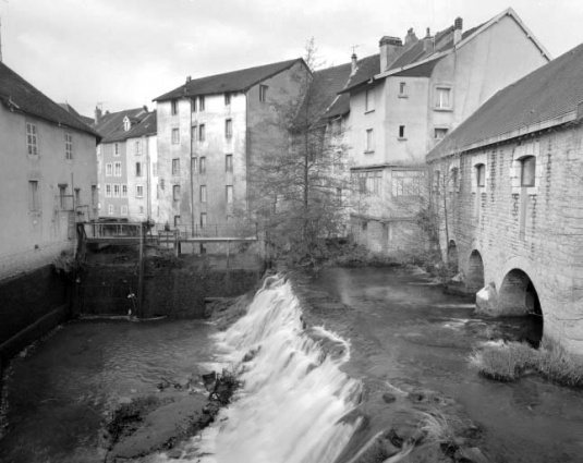 Le bassin de retenue vidé. © Région Bourgogne-Franche-Comté, Inventaire du patrimoine
